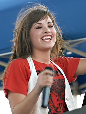 demi_lovato_300x400.jpg